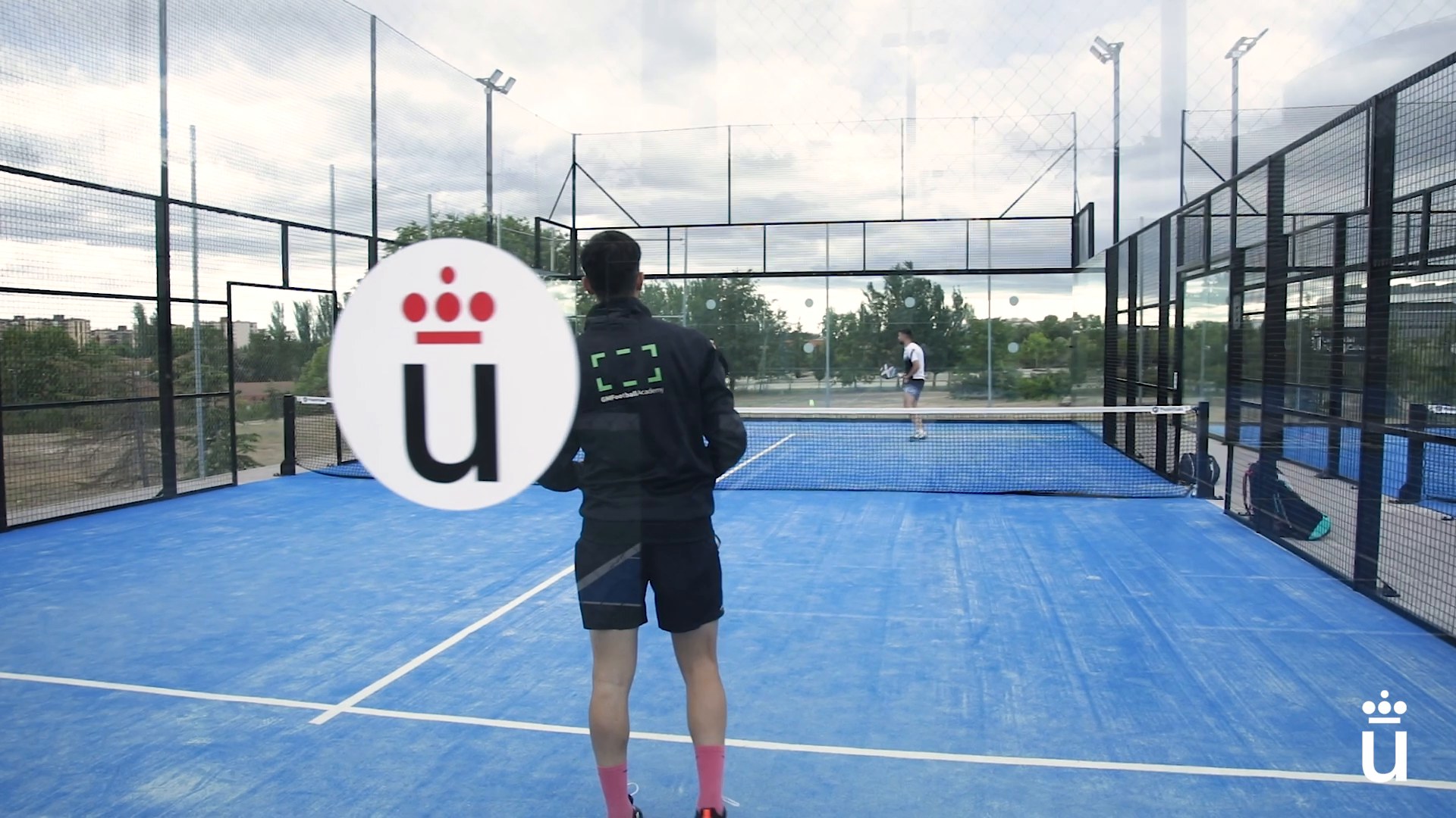 Señalética de las instalaciones deportivas de la URJC diseñada e instalada por Menta